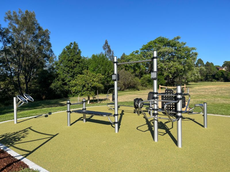 Outdoor gym equipment